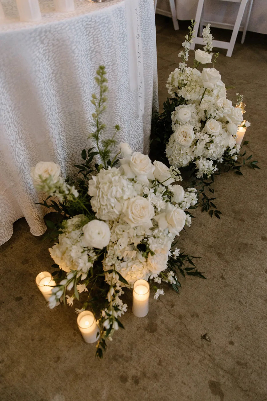 Customer-submitted wedding flower photo from The Knot review by Veronica Thomas.