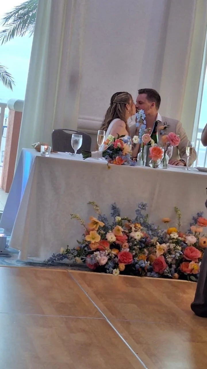Customer-submitted wedding flower photo from The Knot review by Deb Belintani Rosa.