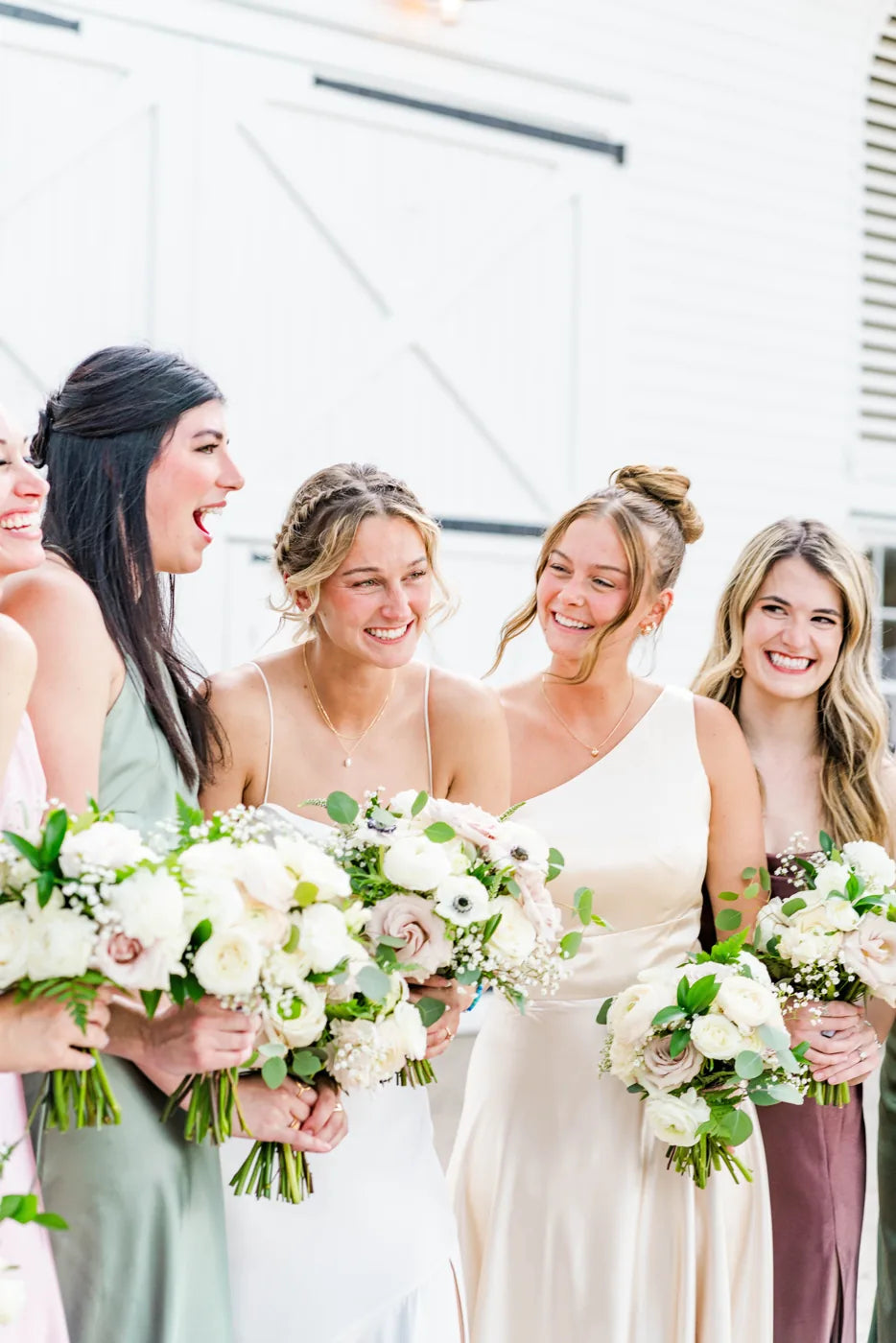 Customer-submitted wedding flower photo from The Knot review by Morgan Lehr.