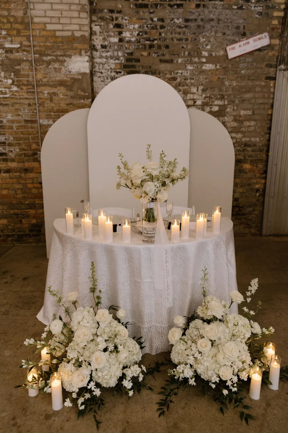 Customer-submitted wedding flower photo from The Knot review by Veronica Thomas.