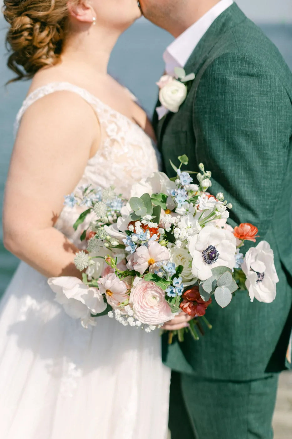 Customer-submitted wedding flower photo from The Knot review by Blade Lewis.