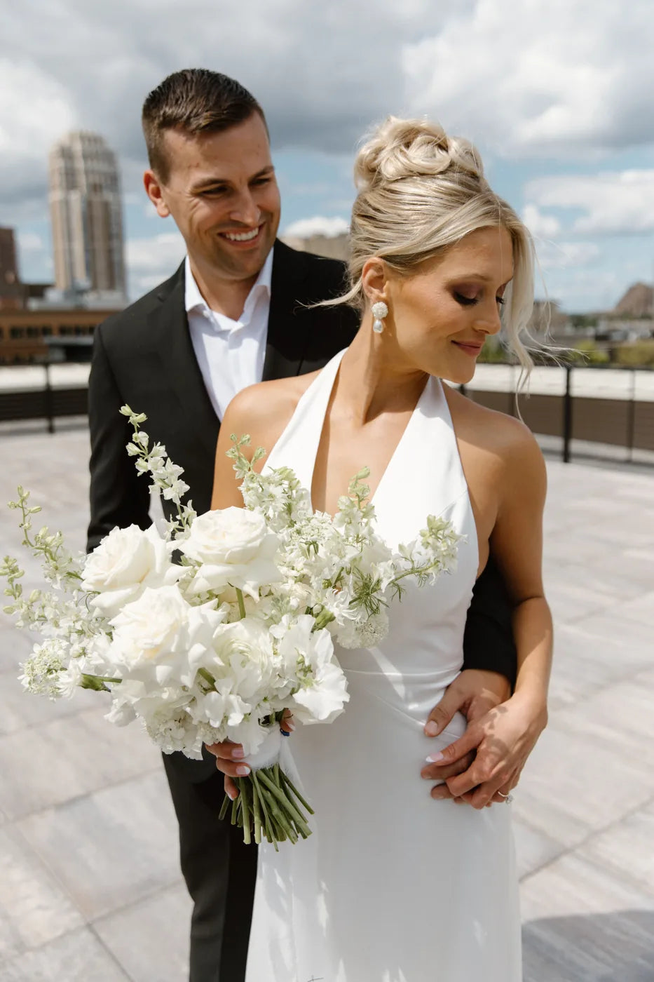 Customer-submitted wedding flower photo from The Knot review by Veronica Thomas.