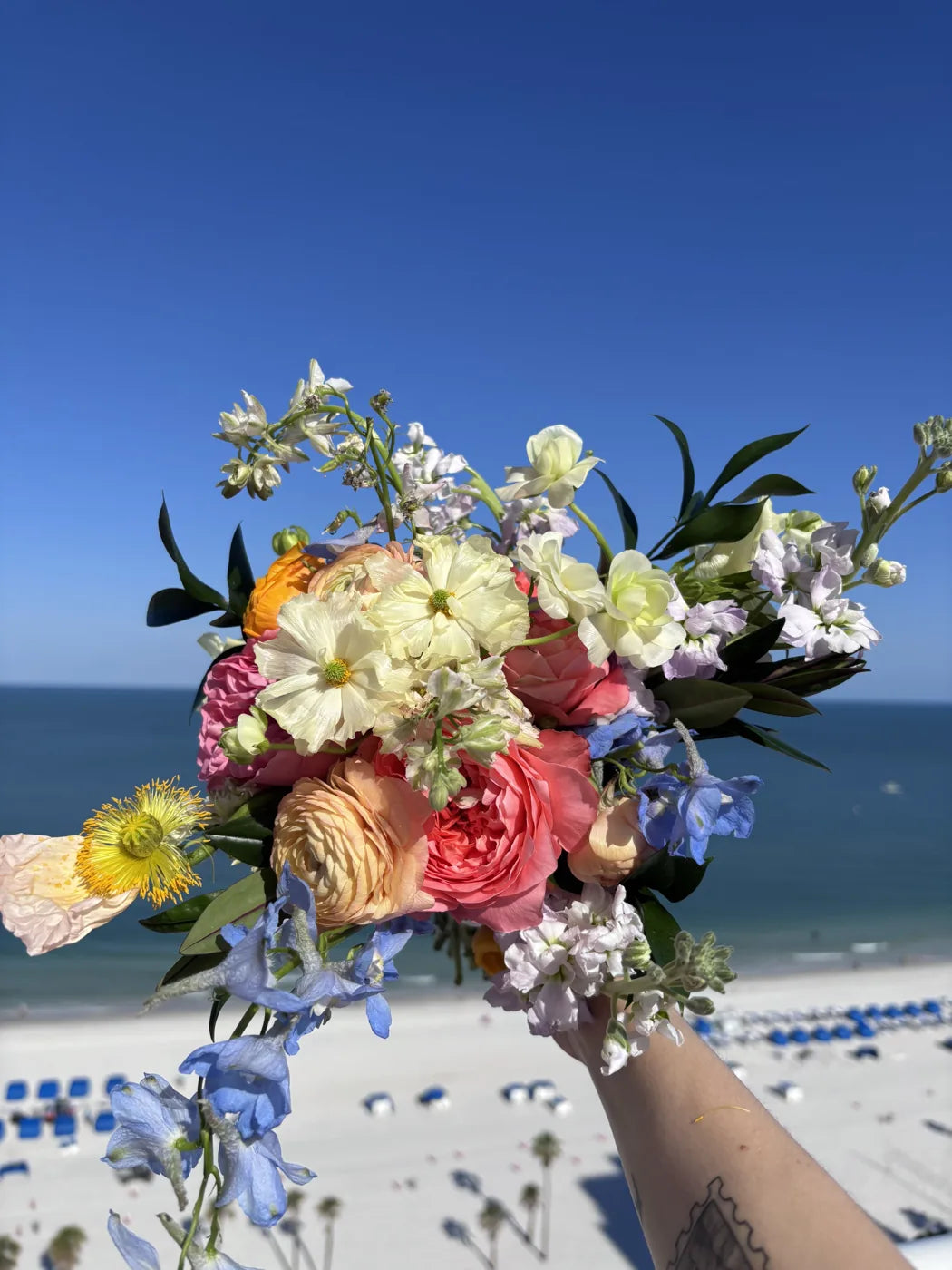 Customer-submitted wedding flower photo from The Knot review by Deb Belintani Rosa.