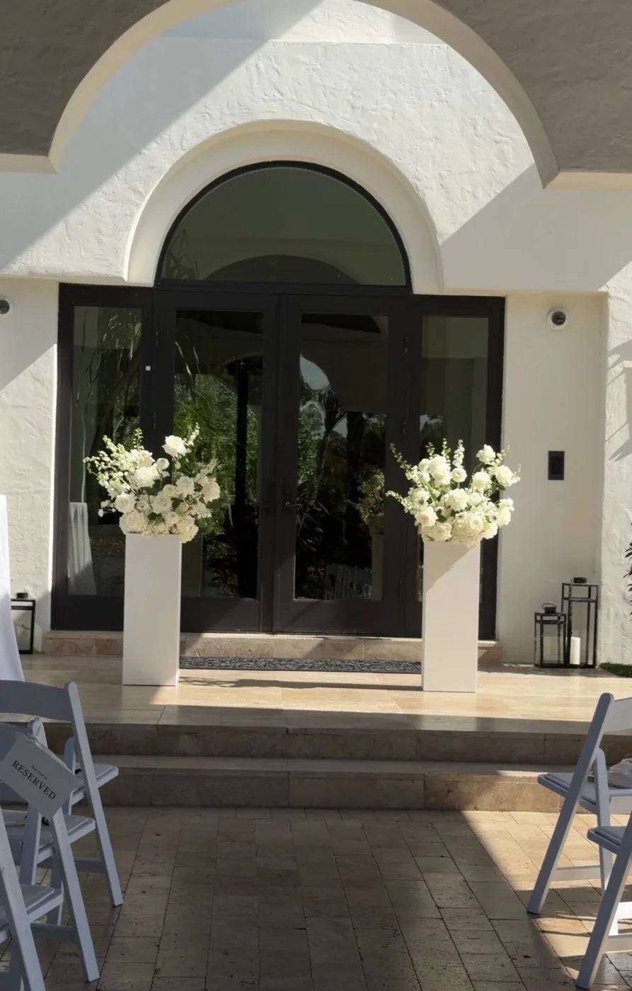 Customer-submitted wedding flower photo from The Knot review by Emily Norell.