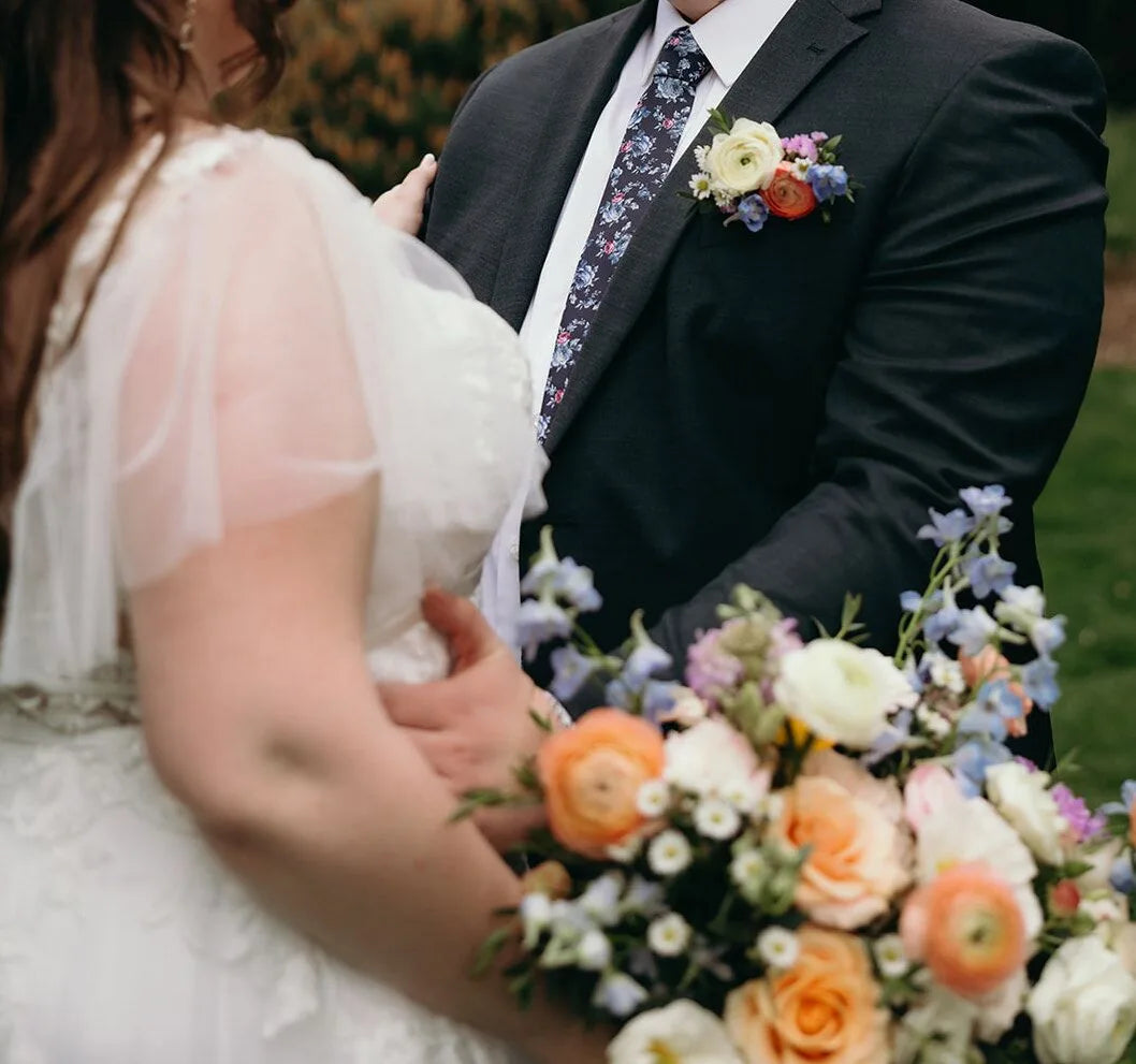 Customer-submitted wedding flower photo from The Knot review by Rachel Podowski.