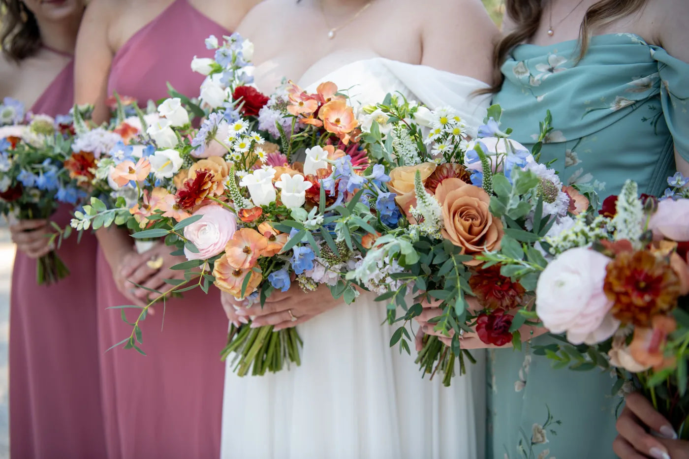Customer-submitted wedding flower photo from The Knot review by Geena Menaquale.