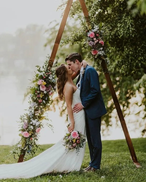 Customer-submitted wedding flower photo from WeddingWire review by Gwendolyn.
